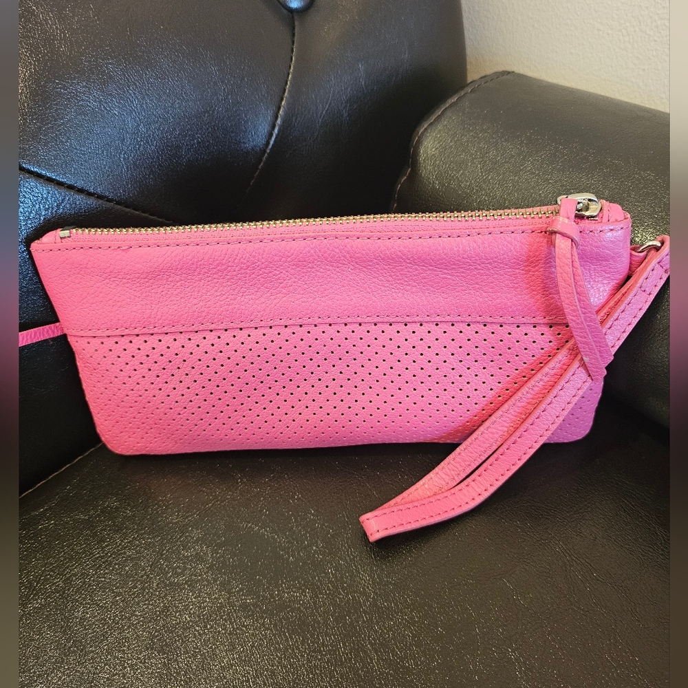 Banana Republic leather Wristlet/Wallet in Hot Pink - Excellent condition